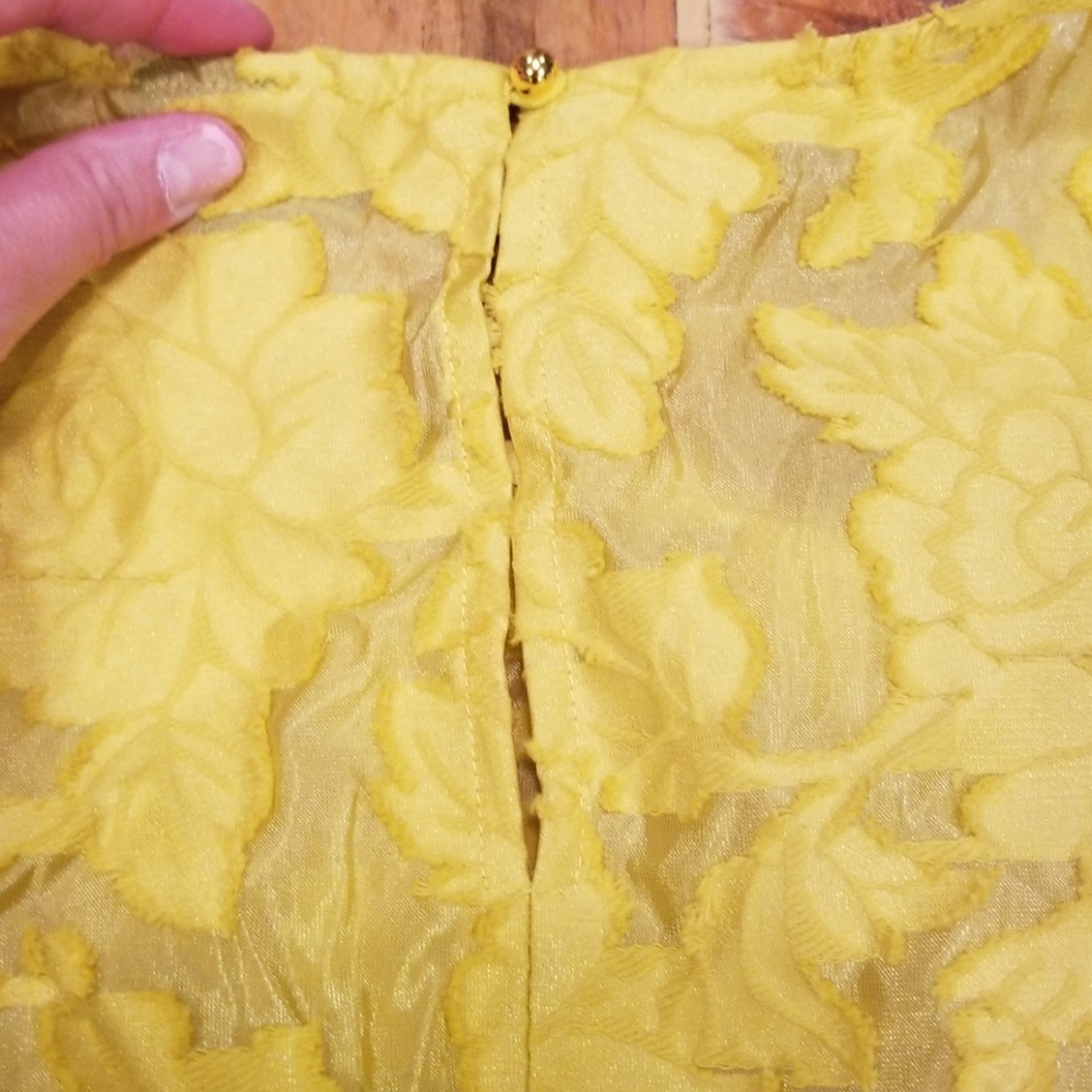 Cutie who what wear yellow top - Picture 5 of 6